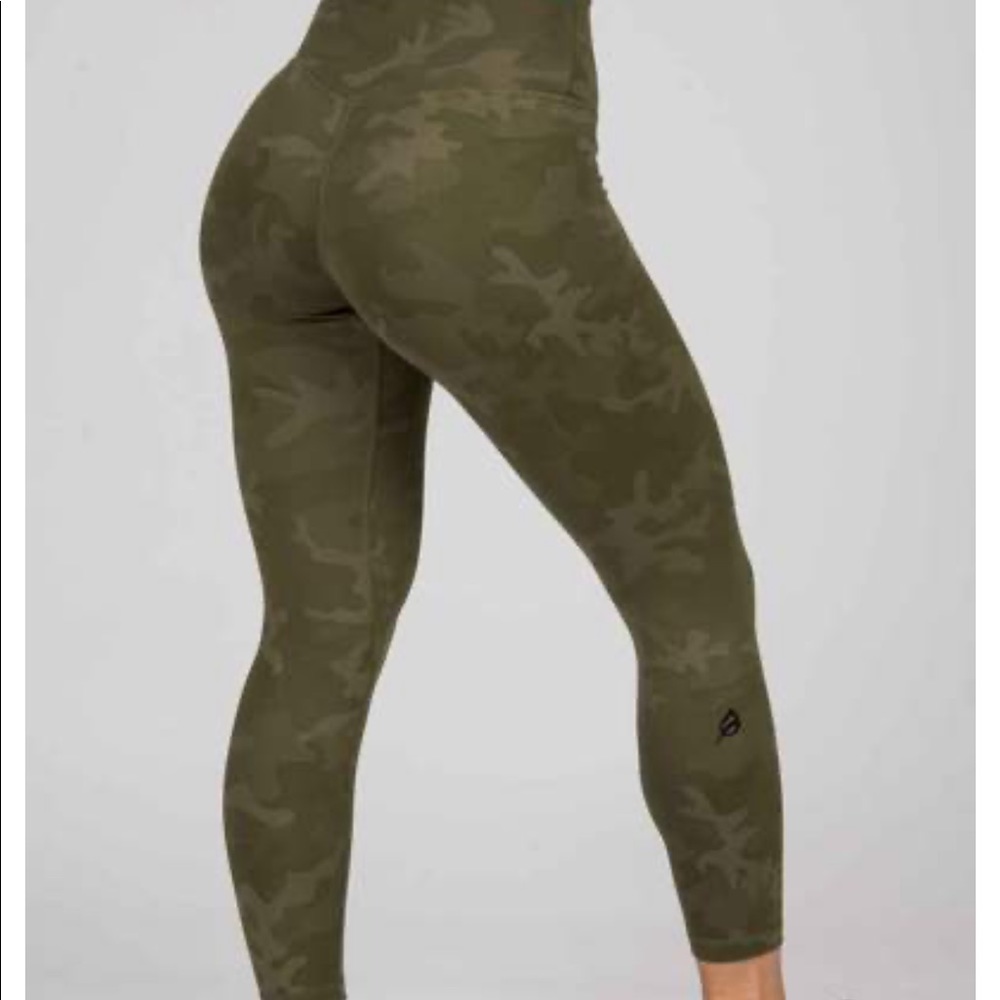 Ptula- The Mystique Legging : 23" - Green